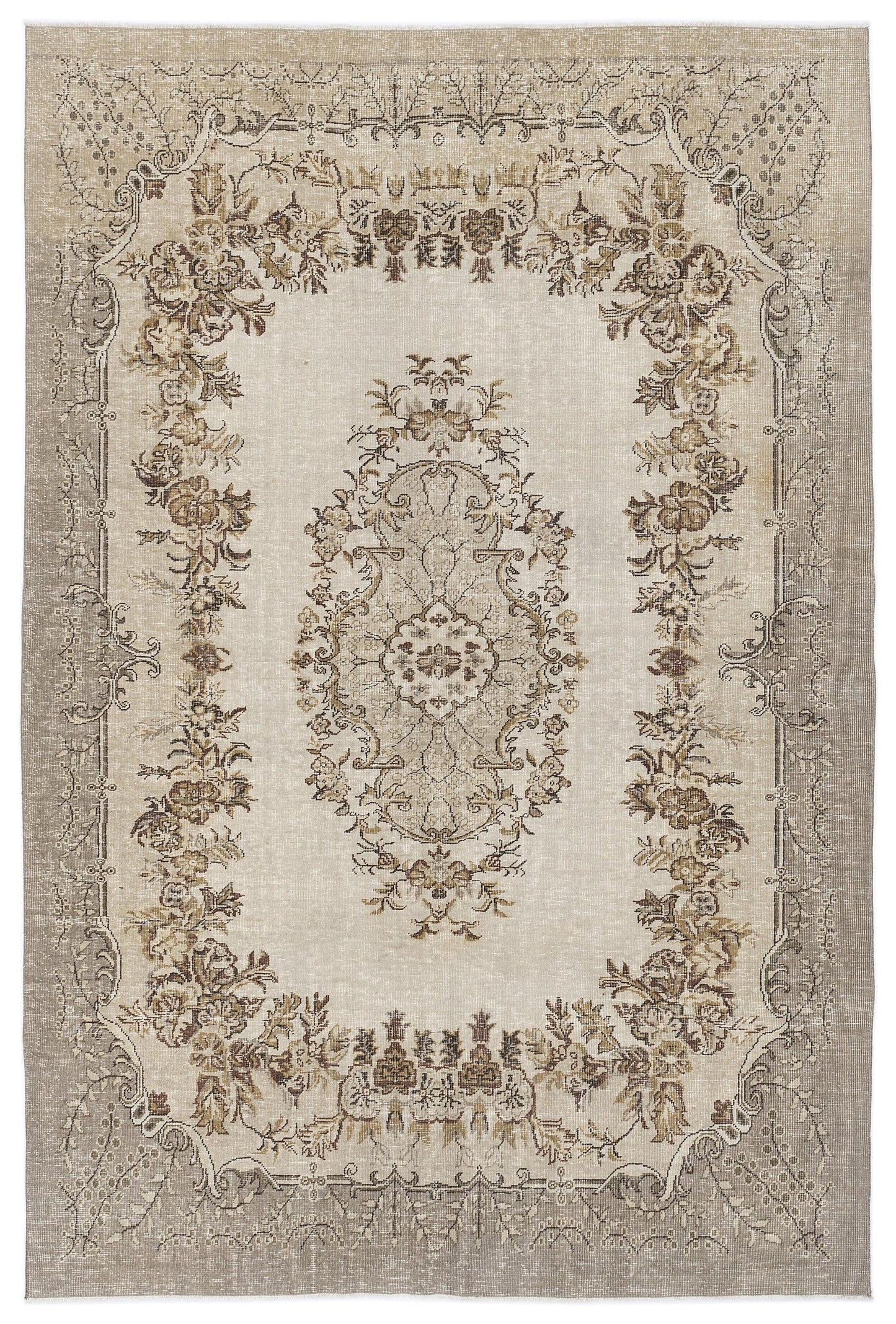 Pakaon - Vintage Medallion Rug - 6'4 X 9'6