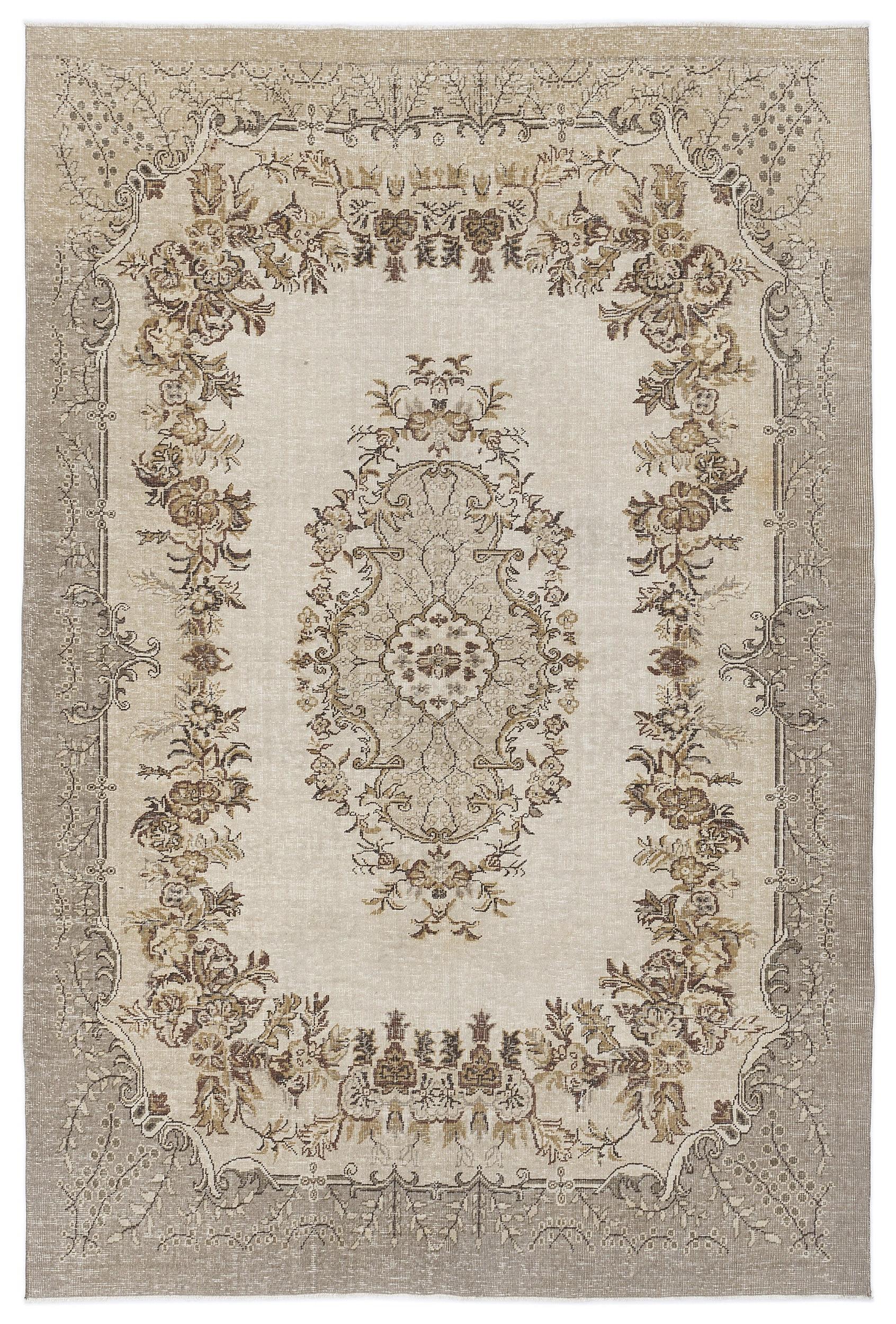 Pakaon - Vintage Medallion Rug - 6'4 X 9'6