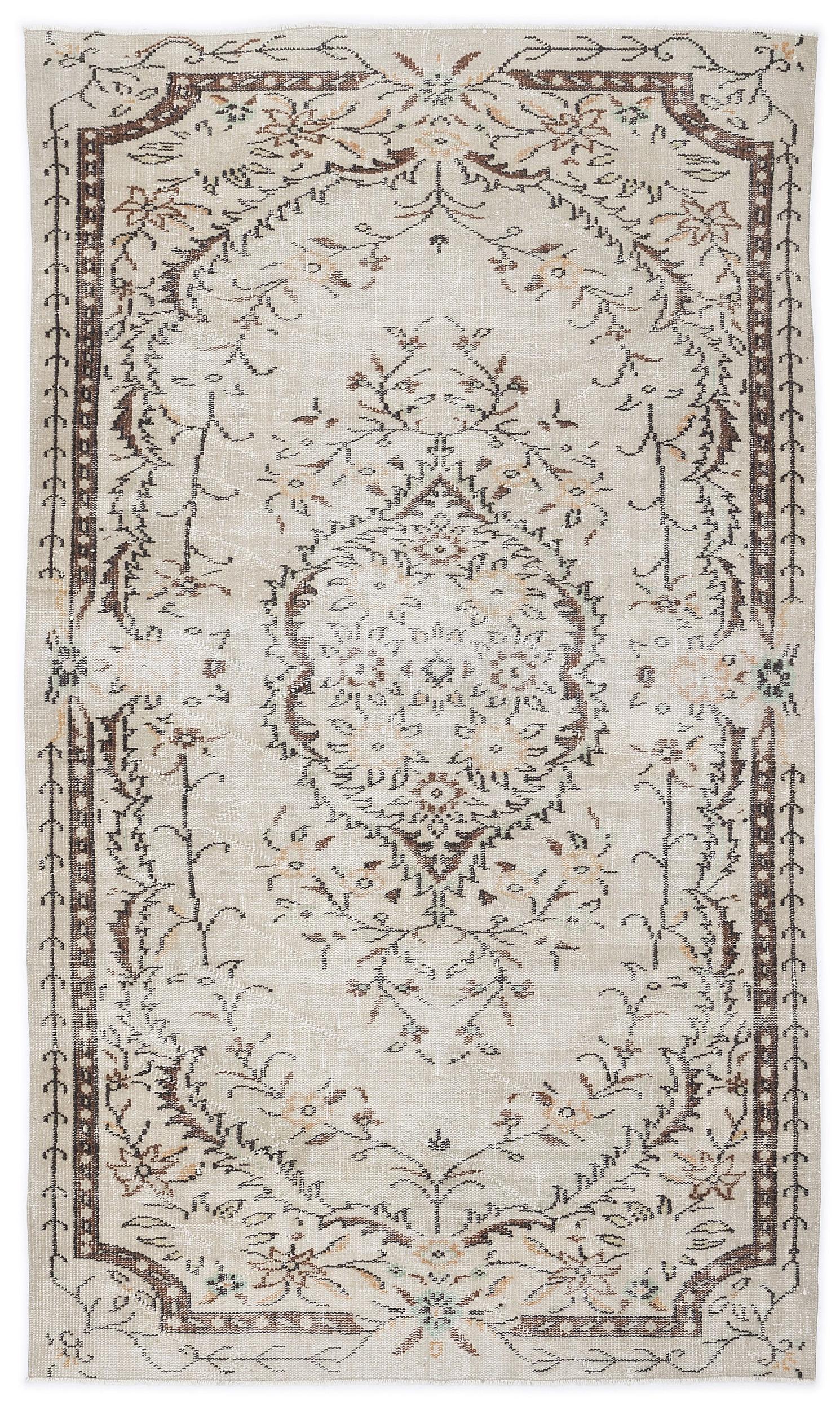 Loroya - Vintage Medallion Rug - 5'3 X 9'0