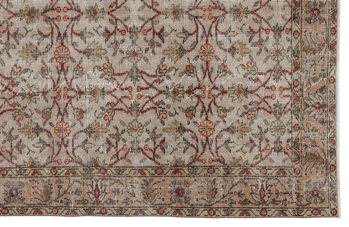 Load image 1 in gallery view. Lifoon - Vintage Floral Rug - 5'5 X 9'5