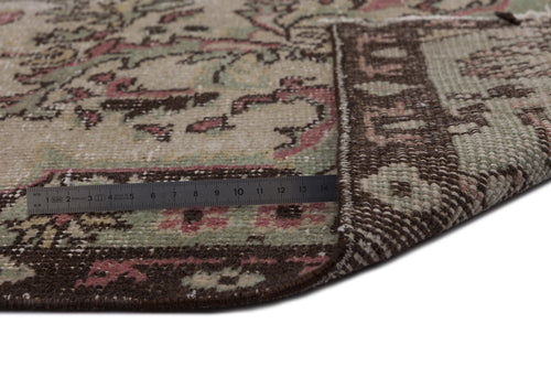 Load image 1 in gallery view. Flaufais - Vintage Medallion Rug - 5'8 X 9'10