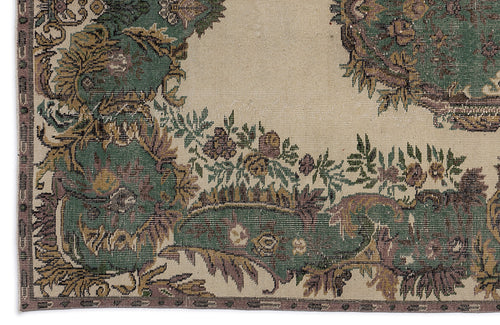 Load image 1 in gallery view. Keubura - Vintage Medallion Rug - 5'6 X 9'5