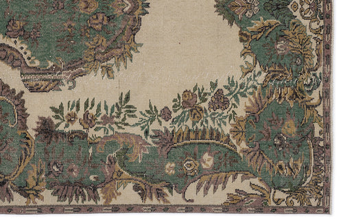 Load image 1 in gallery view. Keubura - Vintage Medallion Rug - 5'6 X 9'5