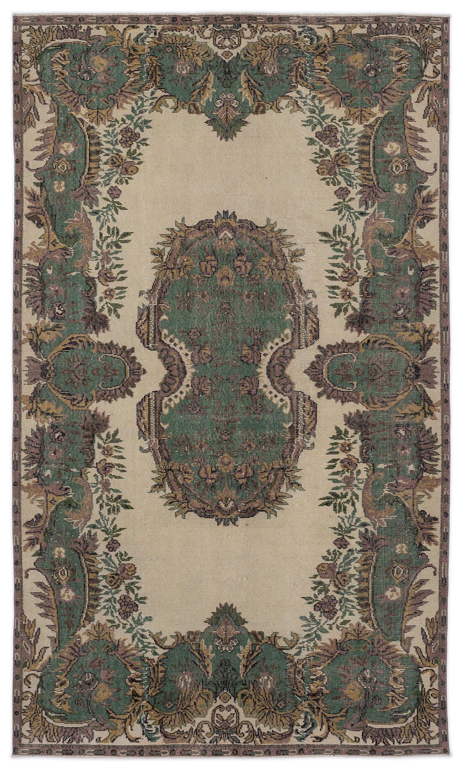 Keubura - Vintage Medallion Rug - 5'6 X 9'5