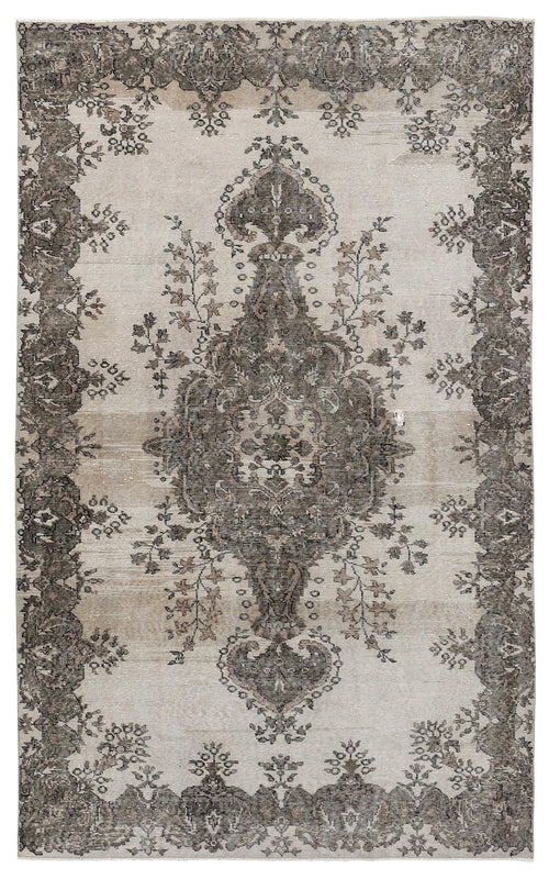 Load image 1 in gallery view. Fraon - Vintage Medallion Rug - 5'9 X 9'5