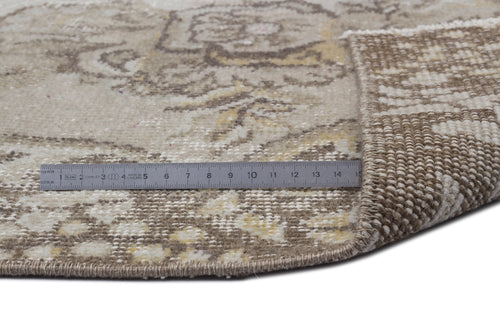 Load image 1 in gallery view. Treex - Vintage Medallion Rug - 5'9 X 9'1