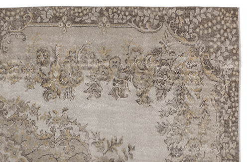 Load image 1 in gallery view. Treex - Vintage Medallion Rug - 5'9 X 9'1