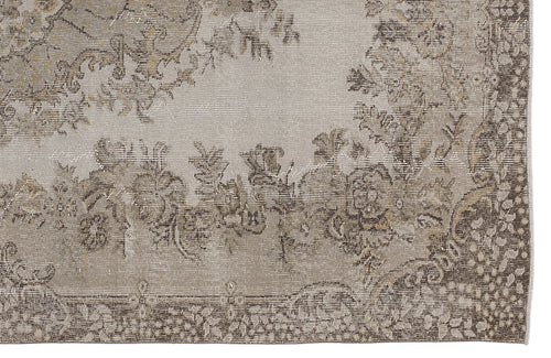 Load image 1 in gallery view. Treex - Vintage Medallion Rug - 5'9 X 9'1
