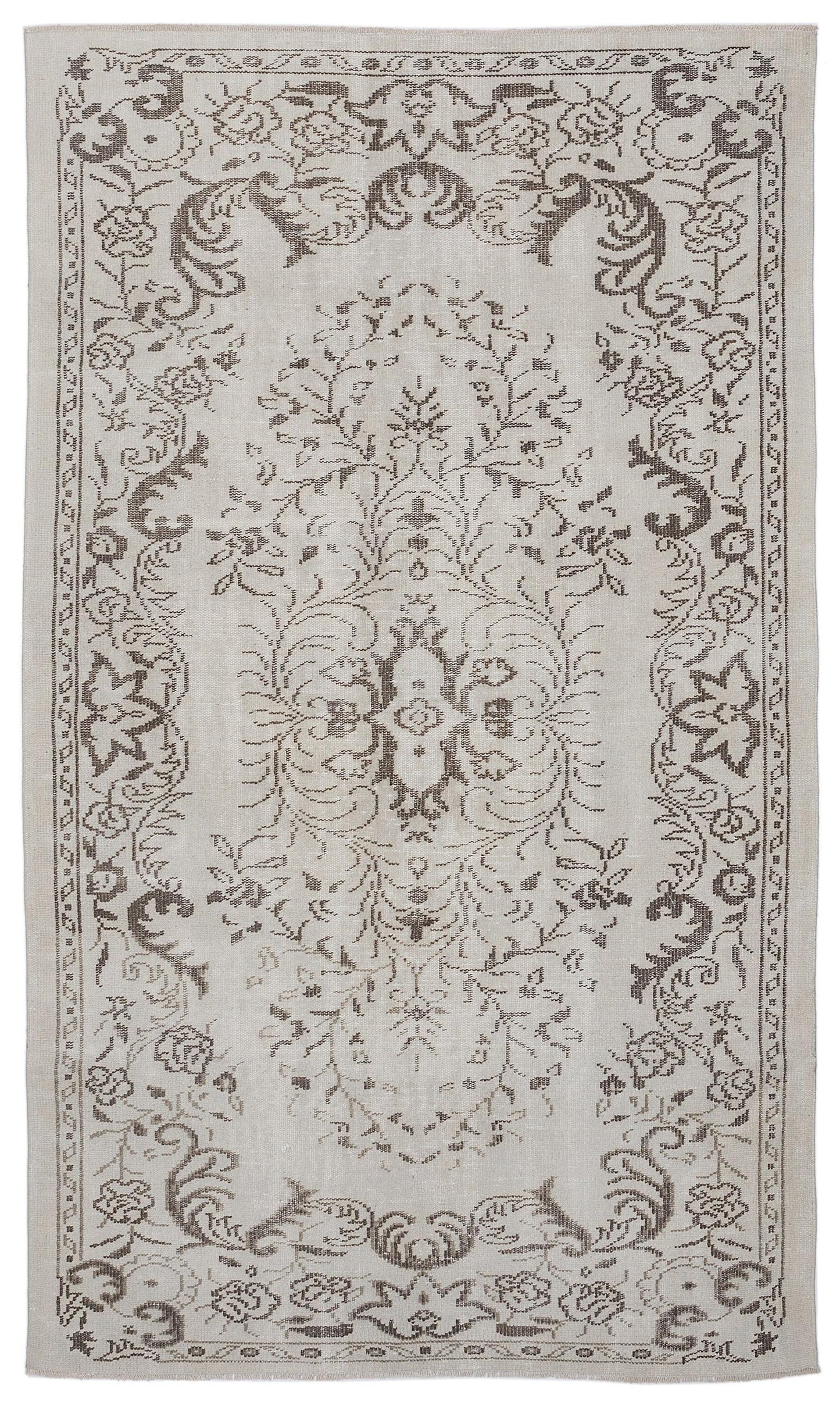 Kireane - Vintage Medallion Rug - 5'2 X 8'11
