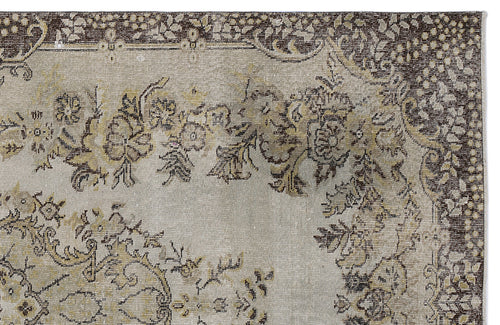 Load image 1 in gallery view. Domaex - Vintage Medallion Rug - 5'5 X 9'5