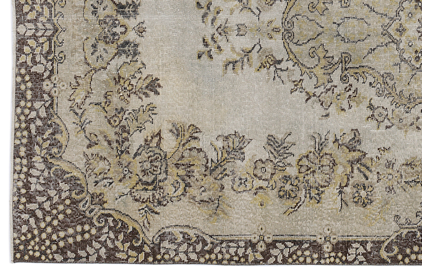 Domaex - Vintage Medallion Rug - 5'5 X 9'5