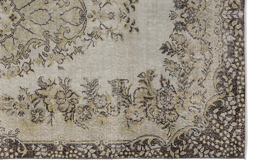 Load image 1 in gallery view. Domaex - Vintage Medallion Rug - 5'5 X 9'5