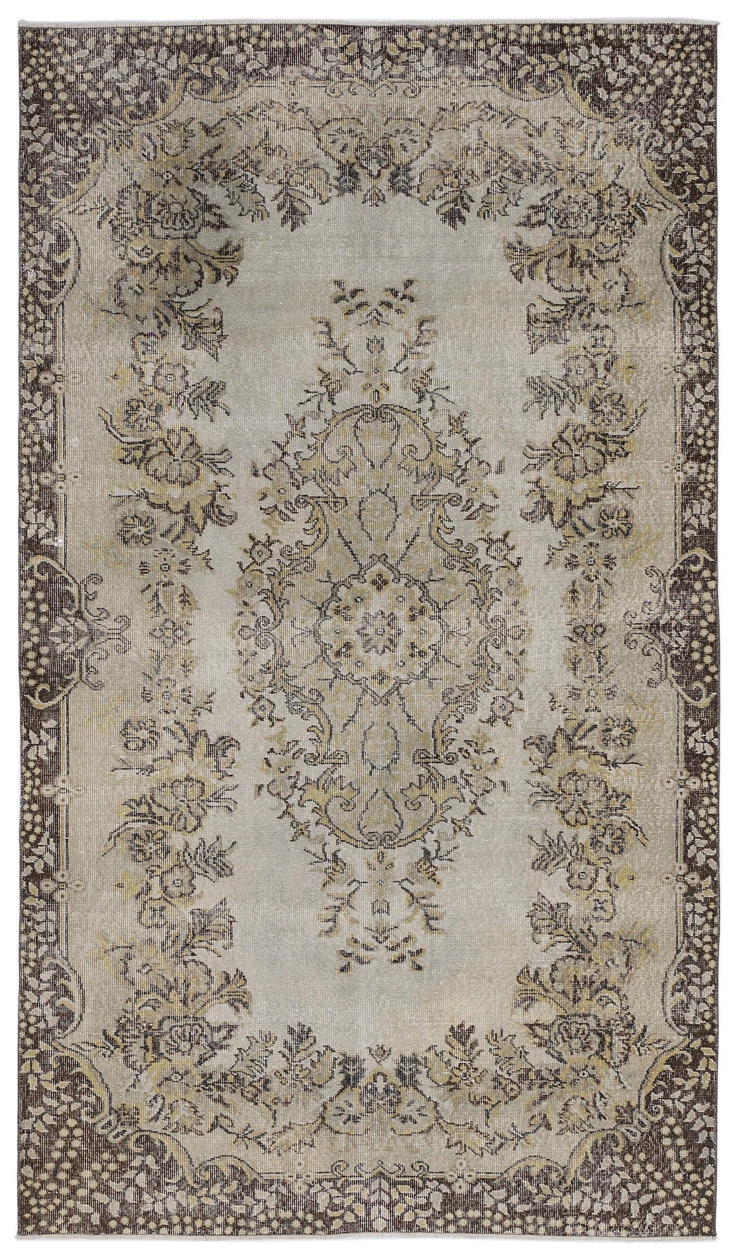 Domaex - Vintage Medallion Rug - 5'5 X 9'5