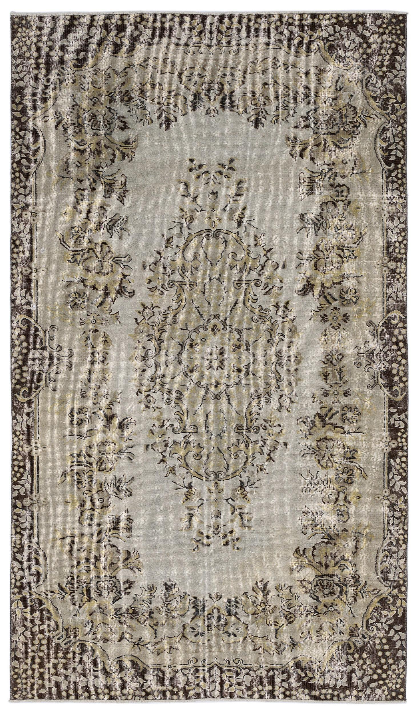 Domaex - Vintage Medallion Rug - 5'5 X 9'5