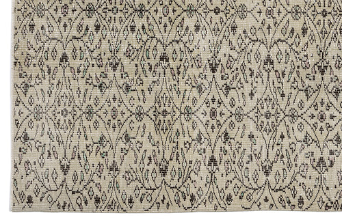 Load image 1 in gallery view. Likuil - Vintage Floral Rug - 5'5 X 8'11