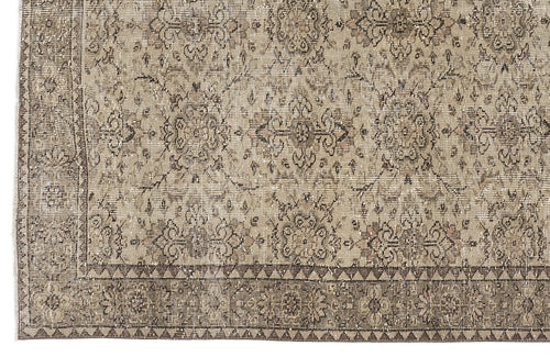 Load image 1 in gallery view. Sigema - Vintage Floral Rug - 5'7 X 9'5