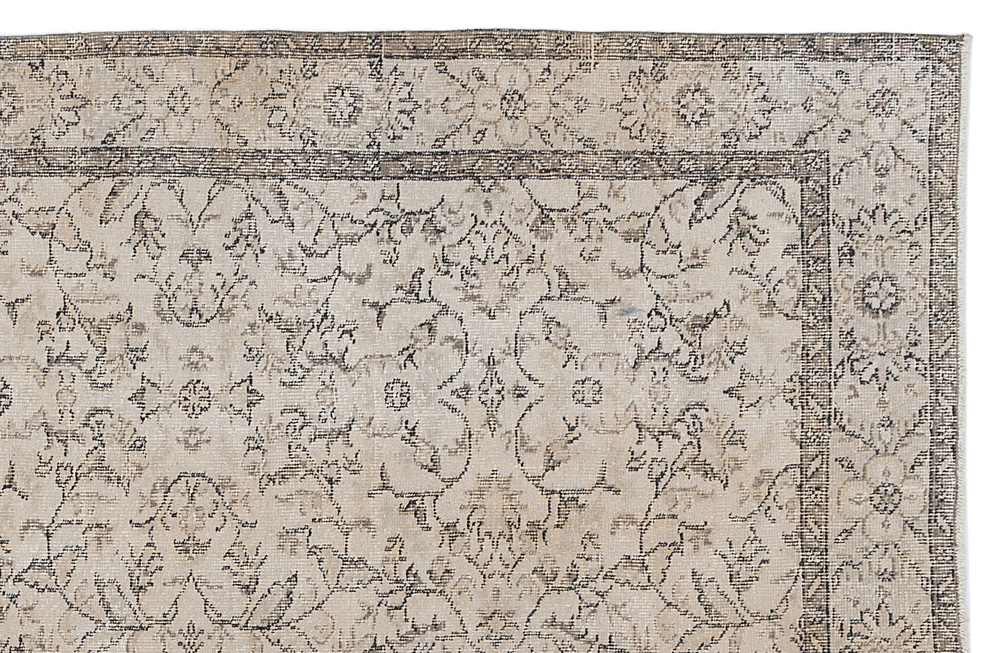 Trova - Vintage Floral Rug - 5'10 X 9'4