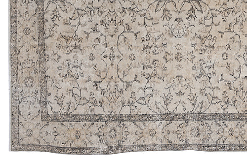 Load image 1 in gallery view. Trova - Vintage Floral Rug - 5'10 X 9'4