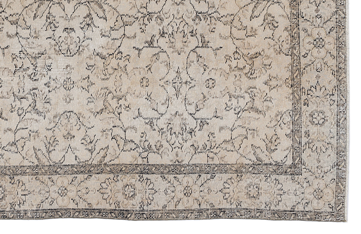 Trova - Vintage Floral Rug - 5'10 X 9'4