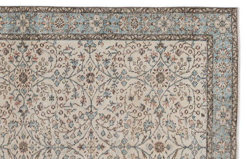Bild 1 in Galerieansicht laden. Hipais - Vintage Floral Rug - 5'5 X 8'8