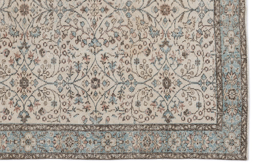 Bild 1 in Galerieansicht laden. Hipais - Vintage Floral Rug - 5'5 X 8'8