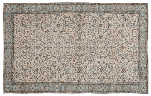 Bild 1 in Galerieansicht laden. Hipais - Vintage Floral Rug - 5'5 X 8'8