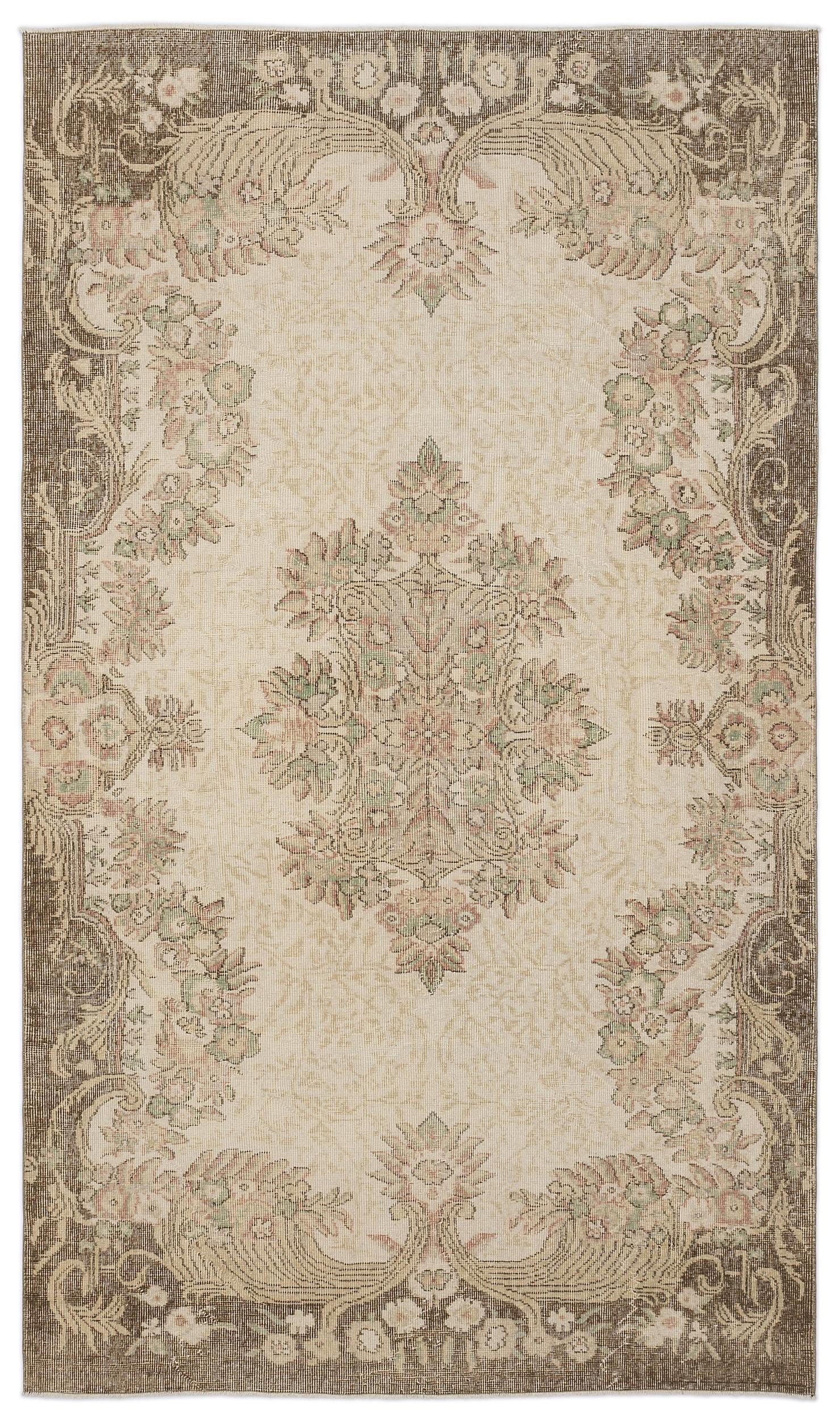 Bunura - Vintage Medallion Rug - 5'6 X 9'6