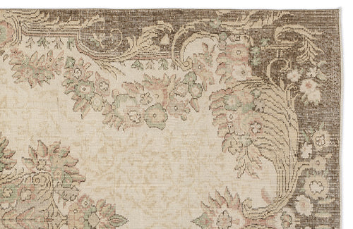 Load image 1 in gallery view. Bunura - Vintage Medallion Rug - 5'6 X 9'6