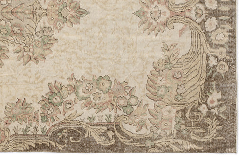 Load image 1 in gallery view. Bunura - Vintage Medallion Rug - 5'6 X 9'6