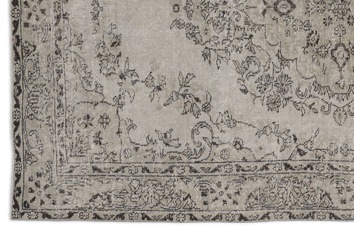 Load image 1 in gallery view. Velela - Vintage Medallion Rug - 5'9 X 9'2