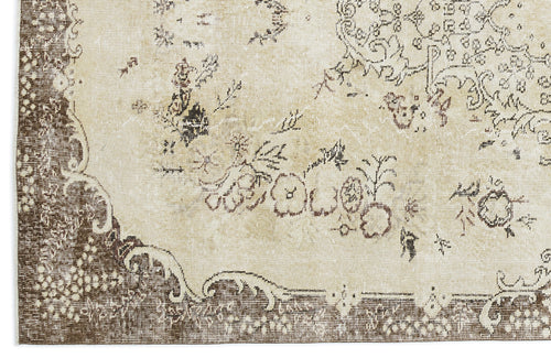 Load image 1 in gallery view. Gipota - Vintage Medallion Rug - 5'7 X 9'5