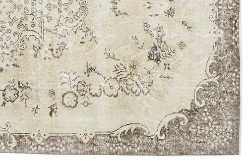 Load image 1 in gallery view. Gipota - Vintage Medallion Rug - 5'7 X 9'5