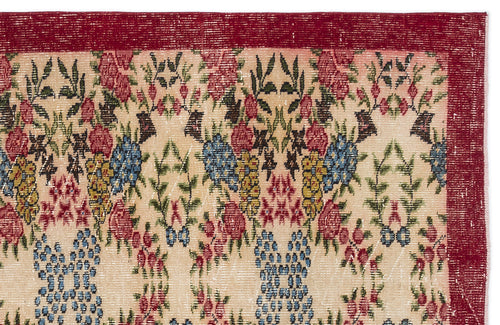 Bild 1 in Galerieansicht laden. Brafaa - Vintage Floral Rug - 5'2 X 8'9