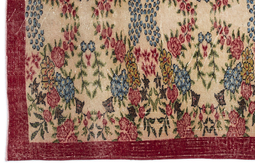 Bild 1 in Galerieansicht laden. Brafaa - Vintage Floral Rug - 5'2 X 8'9