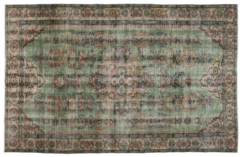 Bild 1 in Galerieansicht laden. Theel - Vintage Medallion Rug - 6'0 X 9'3