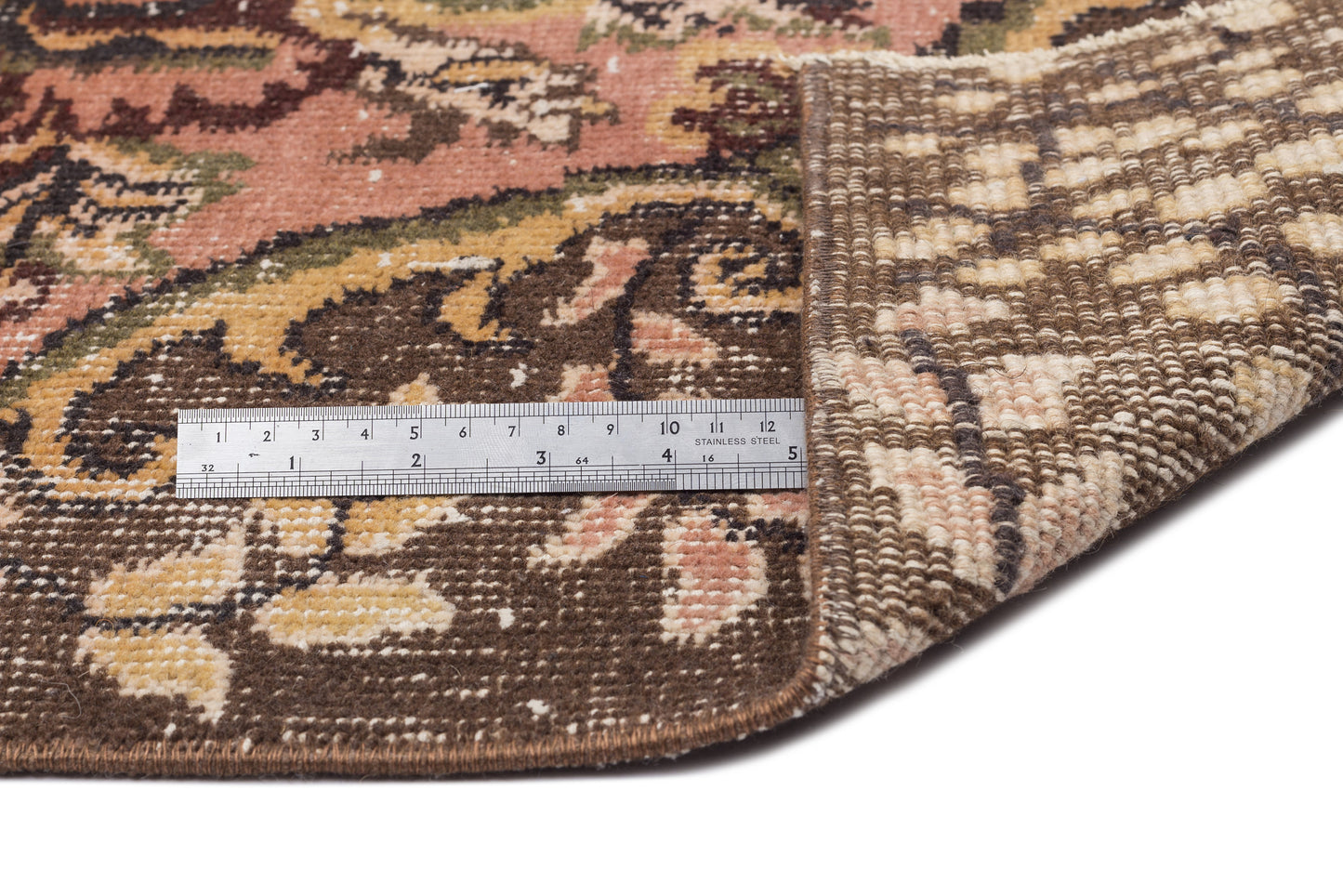 Nagaon - Vintage Medallion Rug - 5'4 X 9'5