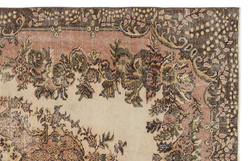 Load image 1 in gallery view. Nagaon - Vintage Medallion Rug - 5'4 X 9'5