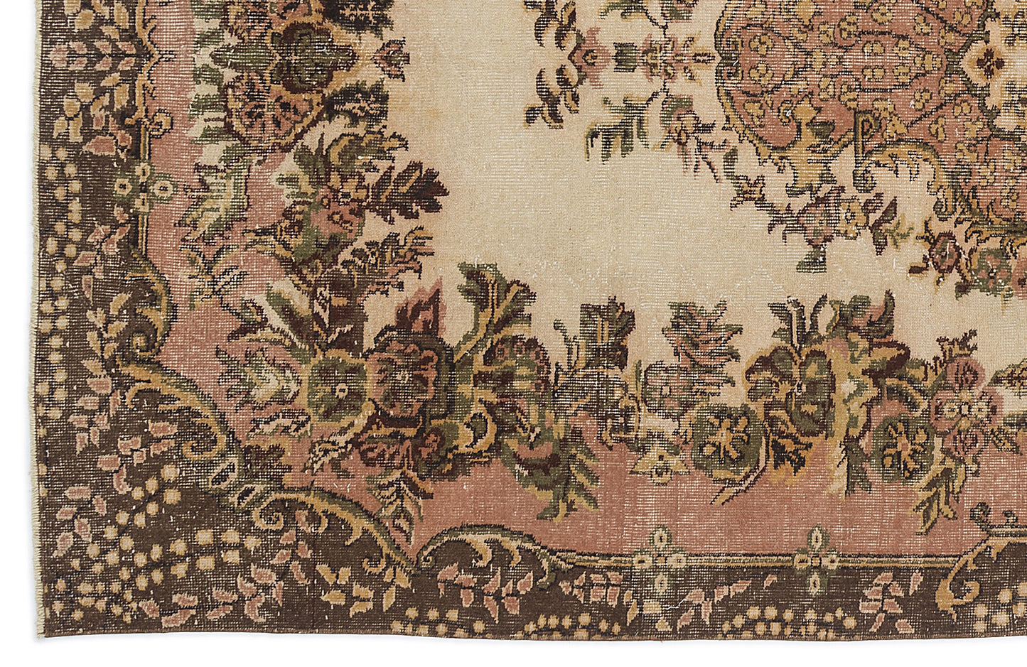 Nagaon - Vintage Medallion Rug - 5'4 X 9'5