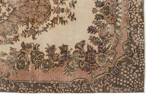 Load image 1 in gallery view. Nagaon - Vintage Medallion Rug - 5'4 X 9'5