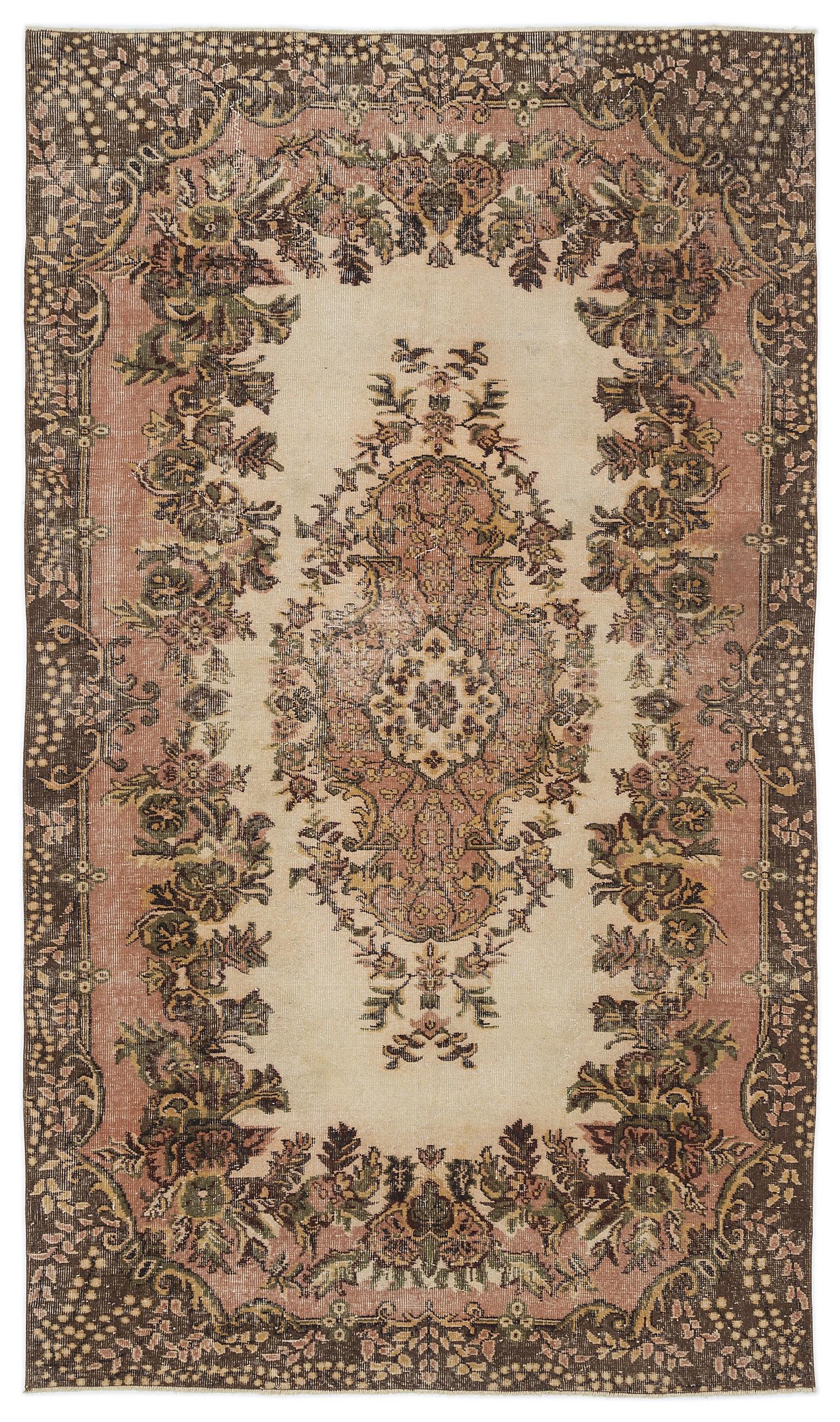 Nagaon - Vintage Medallion Rug - 5'4 X 9'5