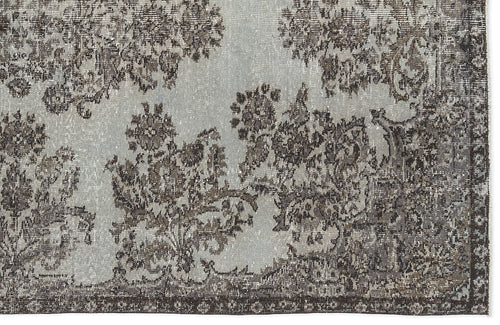 Load image 1 in gallery view. Fesaix - Vintage Medallion Rug - 5'5 X 8'3