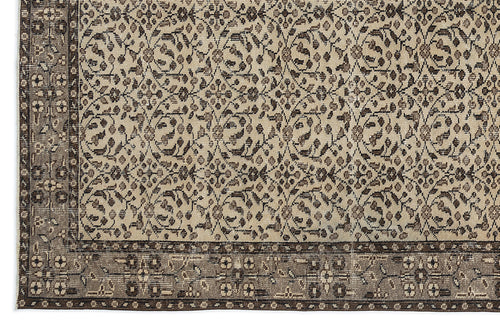 Load image 1 in gallery view. Thaetaex - Vintage Floral Rug - 5'7 X 9'5