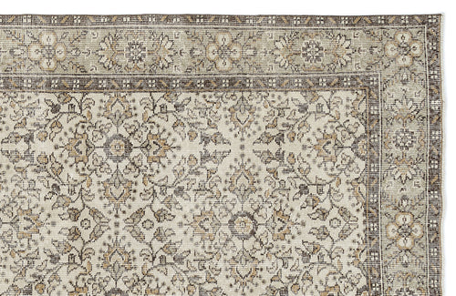 Load image 1 in gallery view. Baegael - Vintage Floral Rug - 5'10 X 9'11