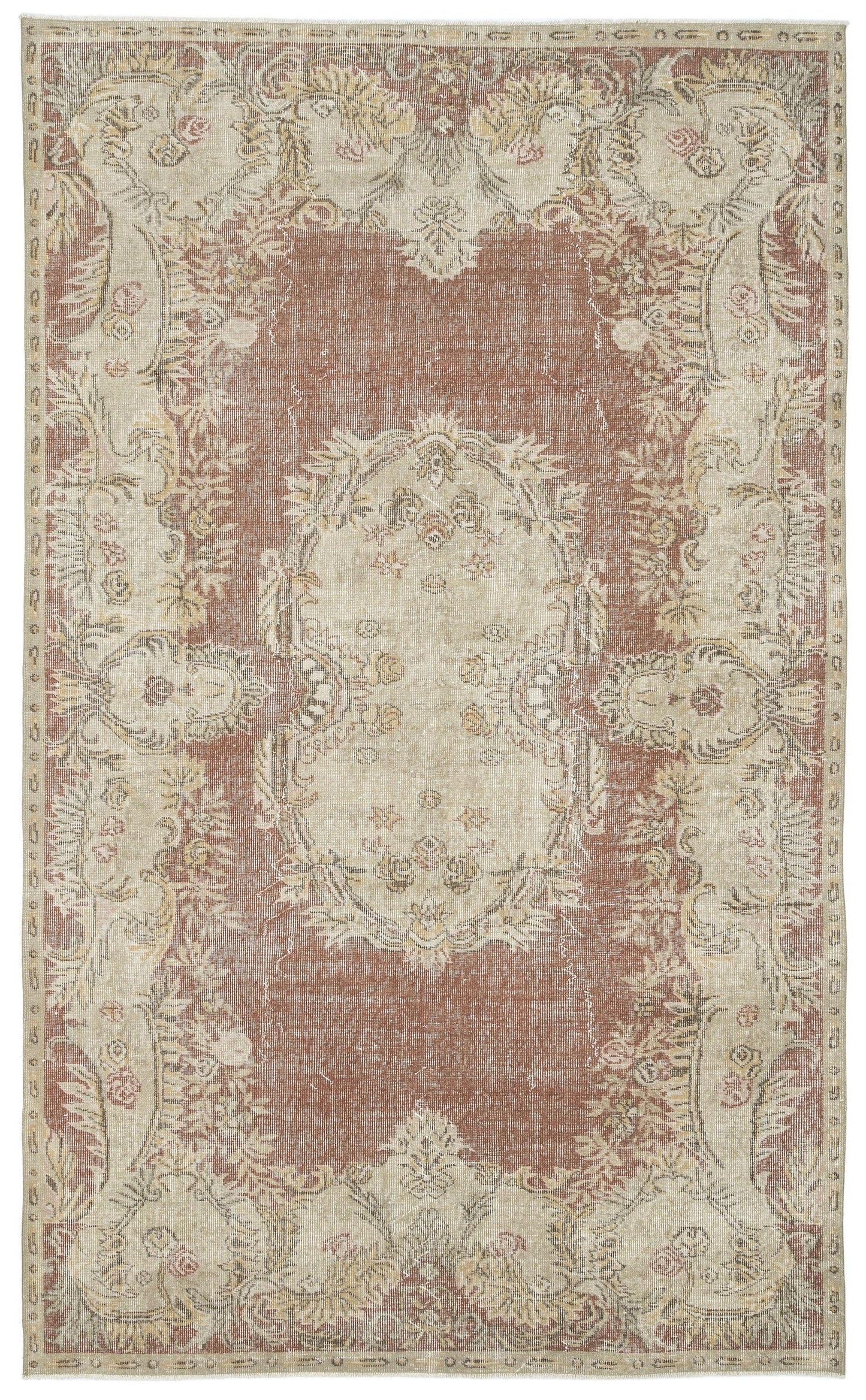 Trinuta - Vintage Medallion Rug - 5'10 X 9'5