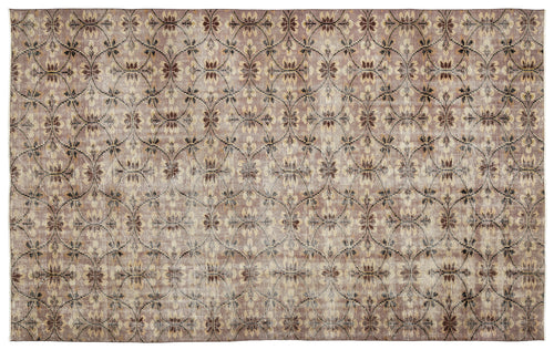 Load image 1 in gallery view. Viata - Vintage Floral Rug - 5'11 X 9'7