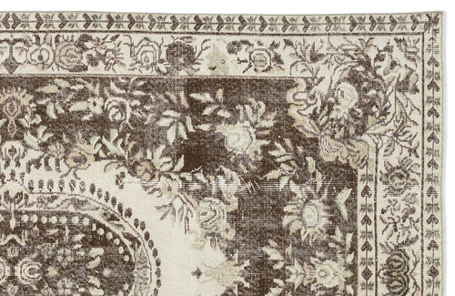 Load image 1 in gallery view. Muraor - Vintage Medallion Rug - 5'3 X 8'11