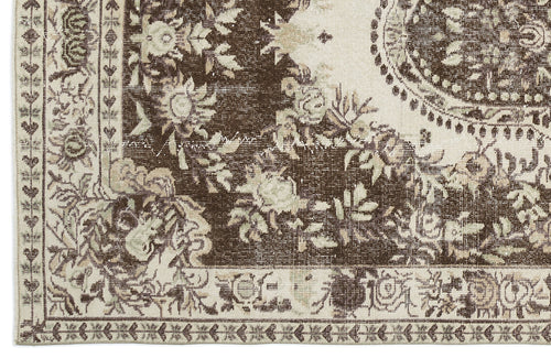 Load image 1 in gallery view. Muraor - Vintage Medallion Rug - 5'3 X 8'11