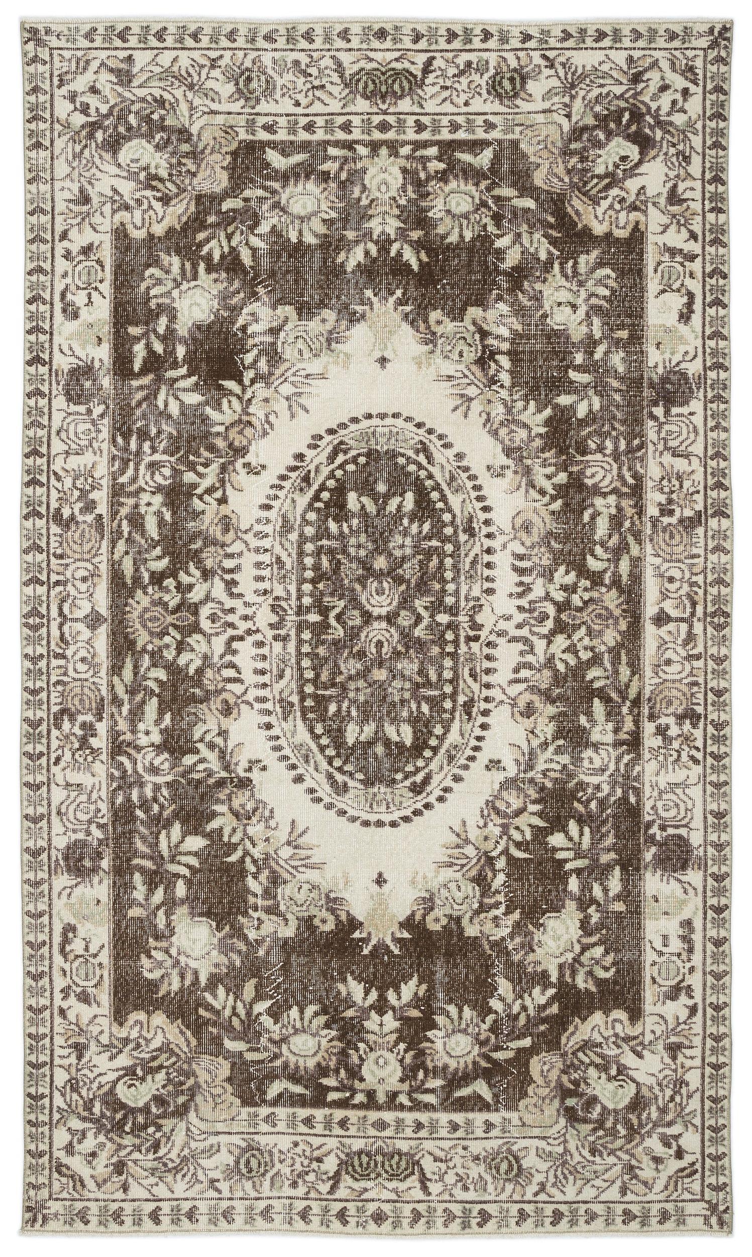 Muraor - Vintage Medallion Rug - 5'3 X 8'11