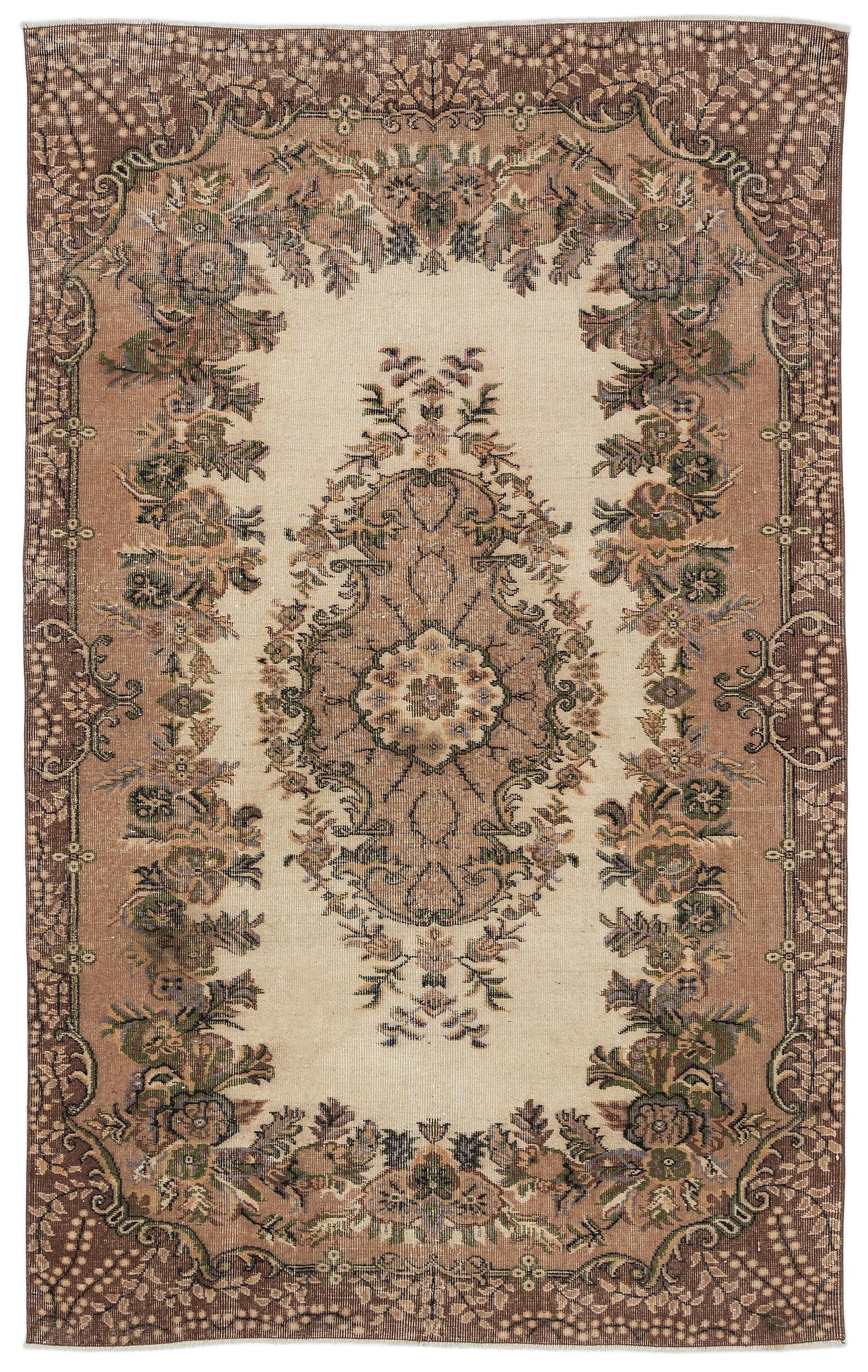 Truzaon - Vintage Medallion Rug - 5'4 X 8'8