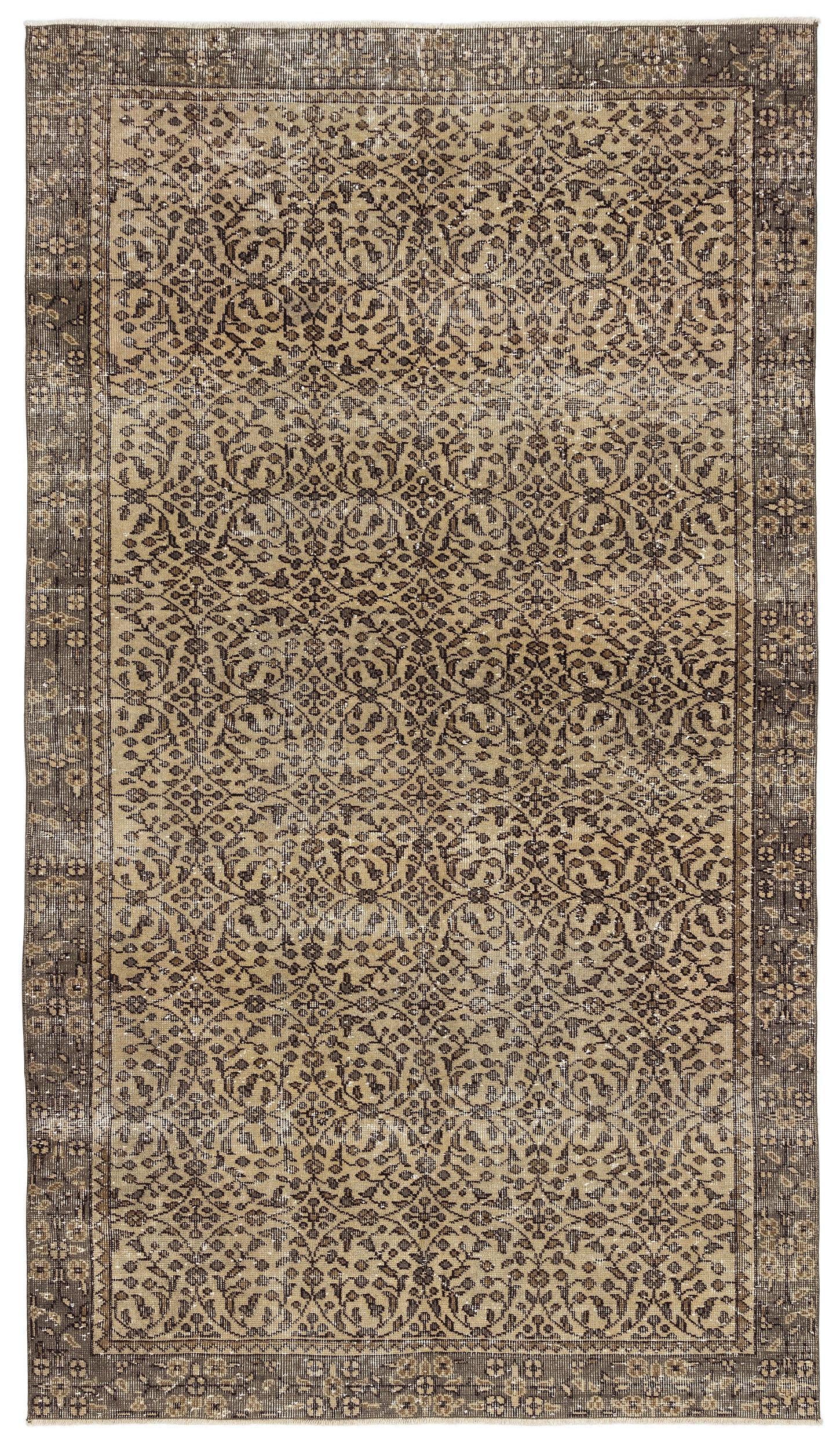 Treen - Vintage Floral Rug - 5'1 X 8'11
